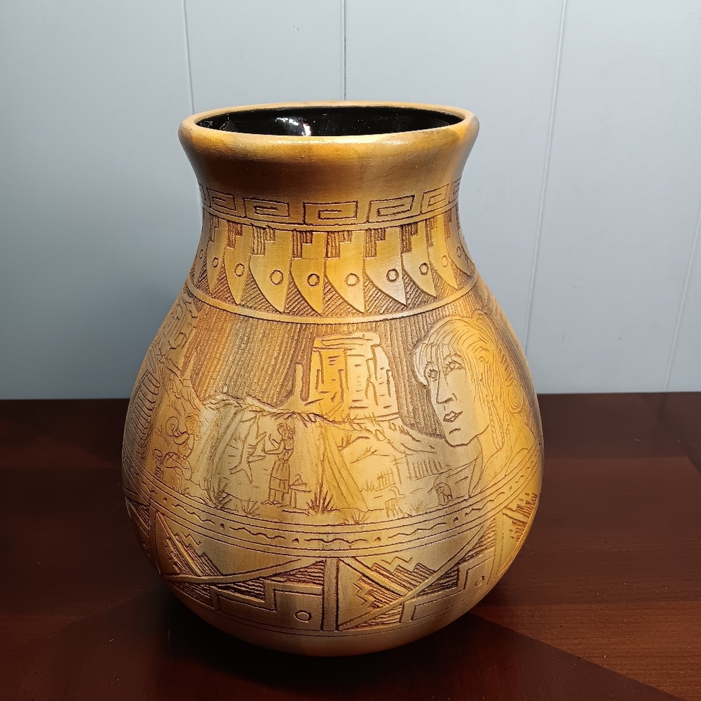 Emily Blackhorse Signed Art Vase‎ Dine Navajo Ceramic Wood Etch Artist
